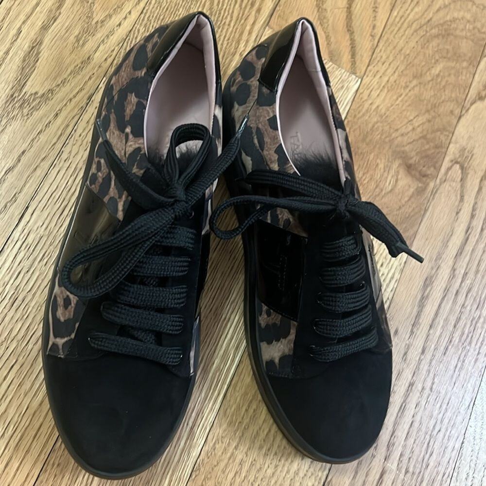 TARYN ROSE COLLECTION LEOPARD PRINT NWOT SUEDE & LEATHER SIZE 37